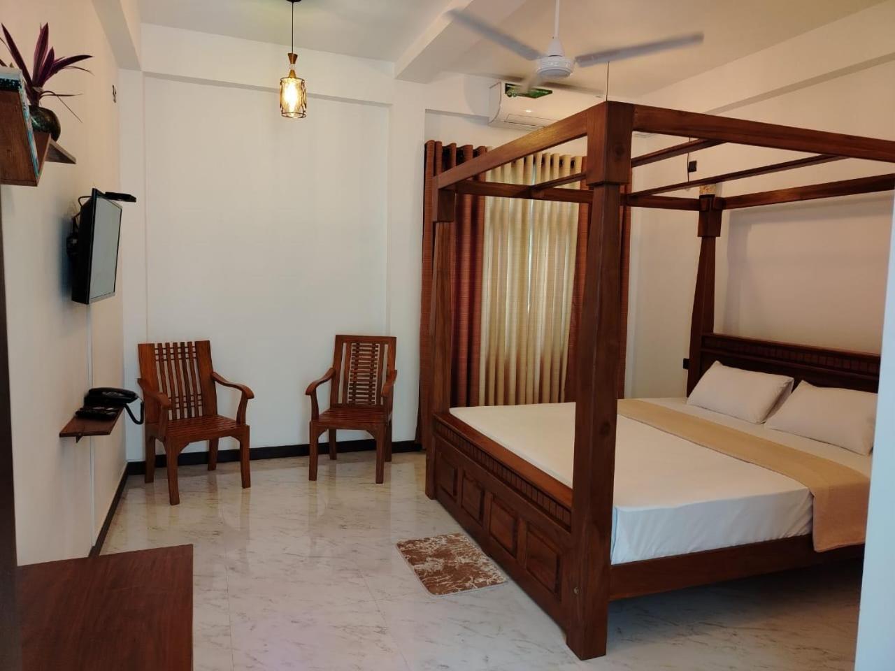 רטנאפורה Diora Hotel מראה חיצוני תמונה