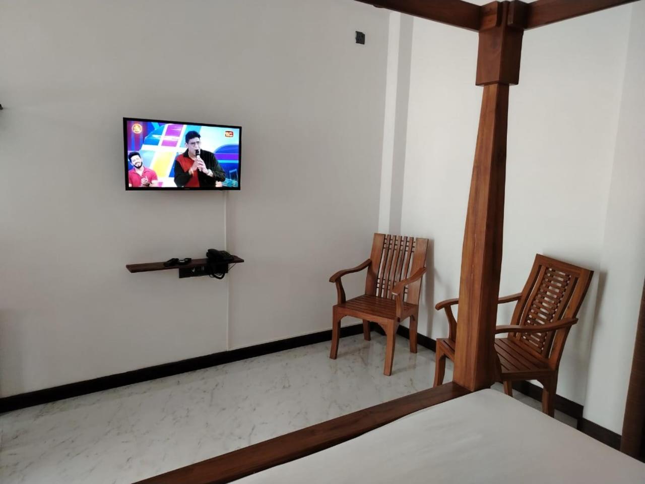 רטנאפורה Diora Hotel מראה חיצוני תמונה