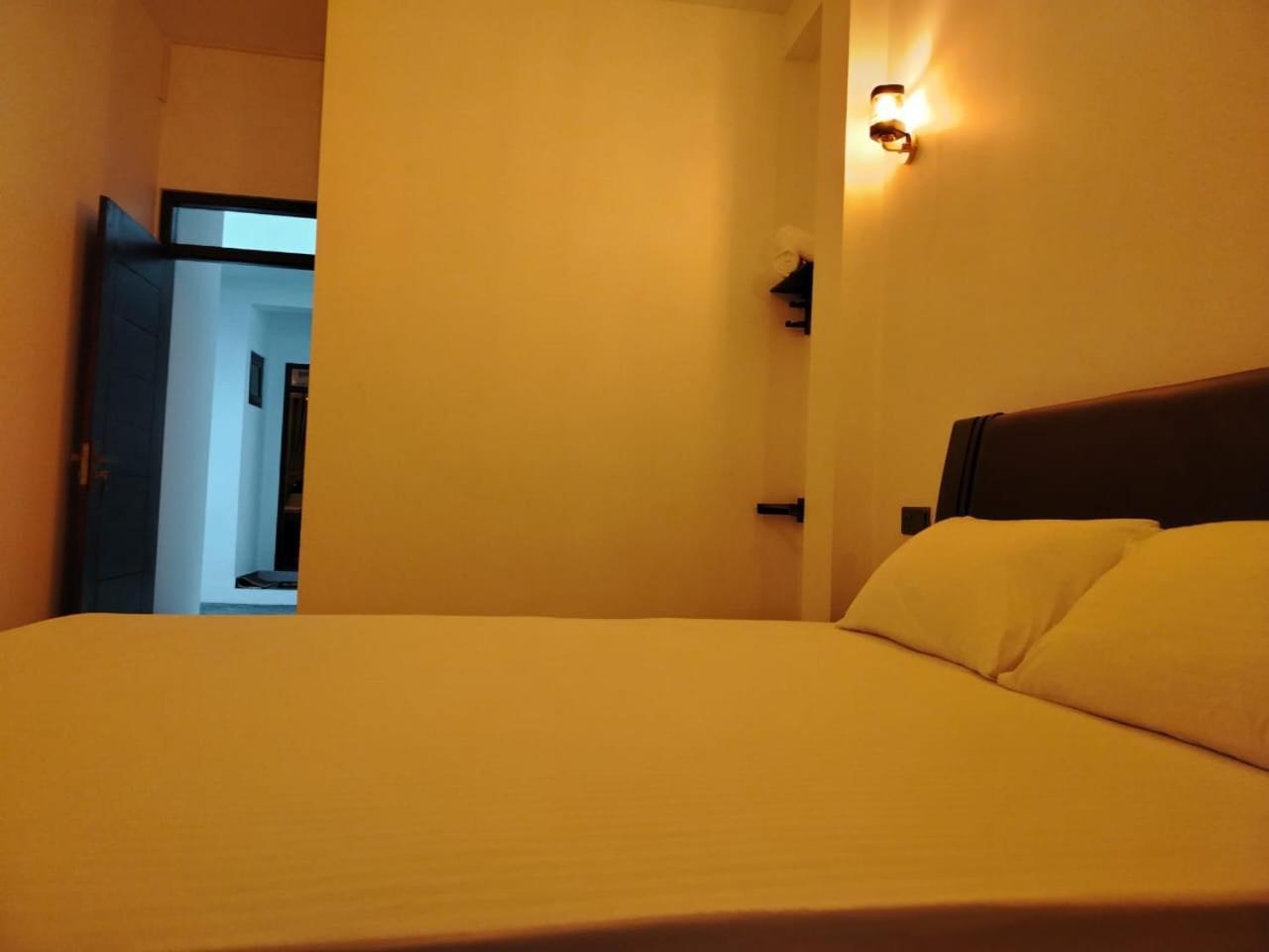 רטנאפורה Diora Hotel מראה חיצוני תמונה