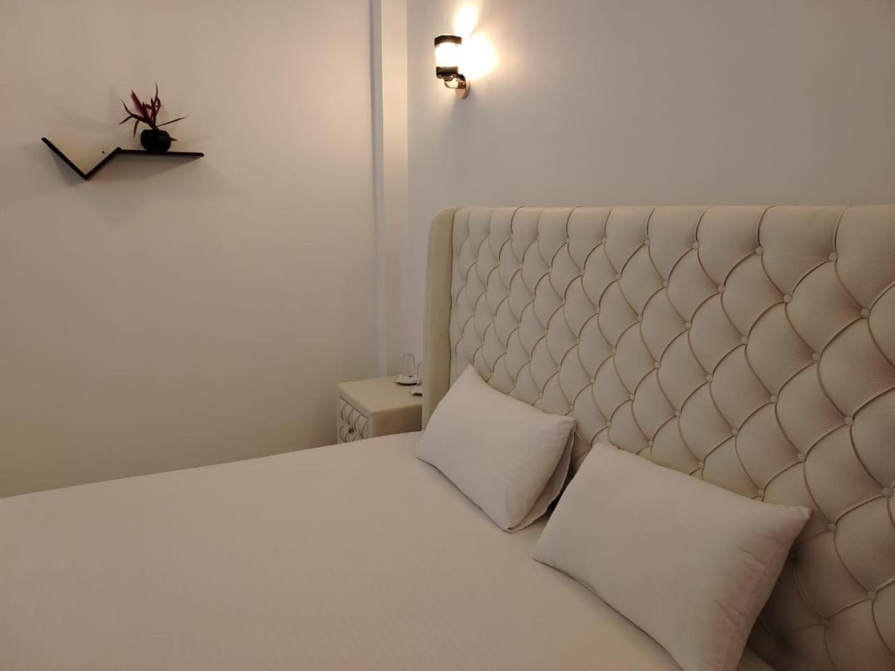רטנאפורה Diora Hotel מראה חיצוני תמונה