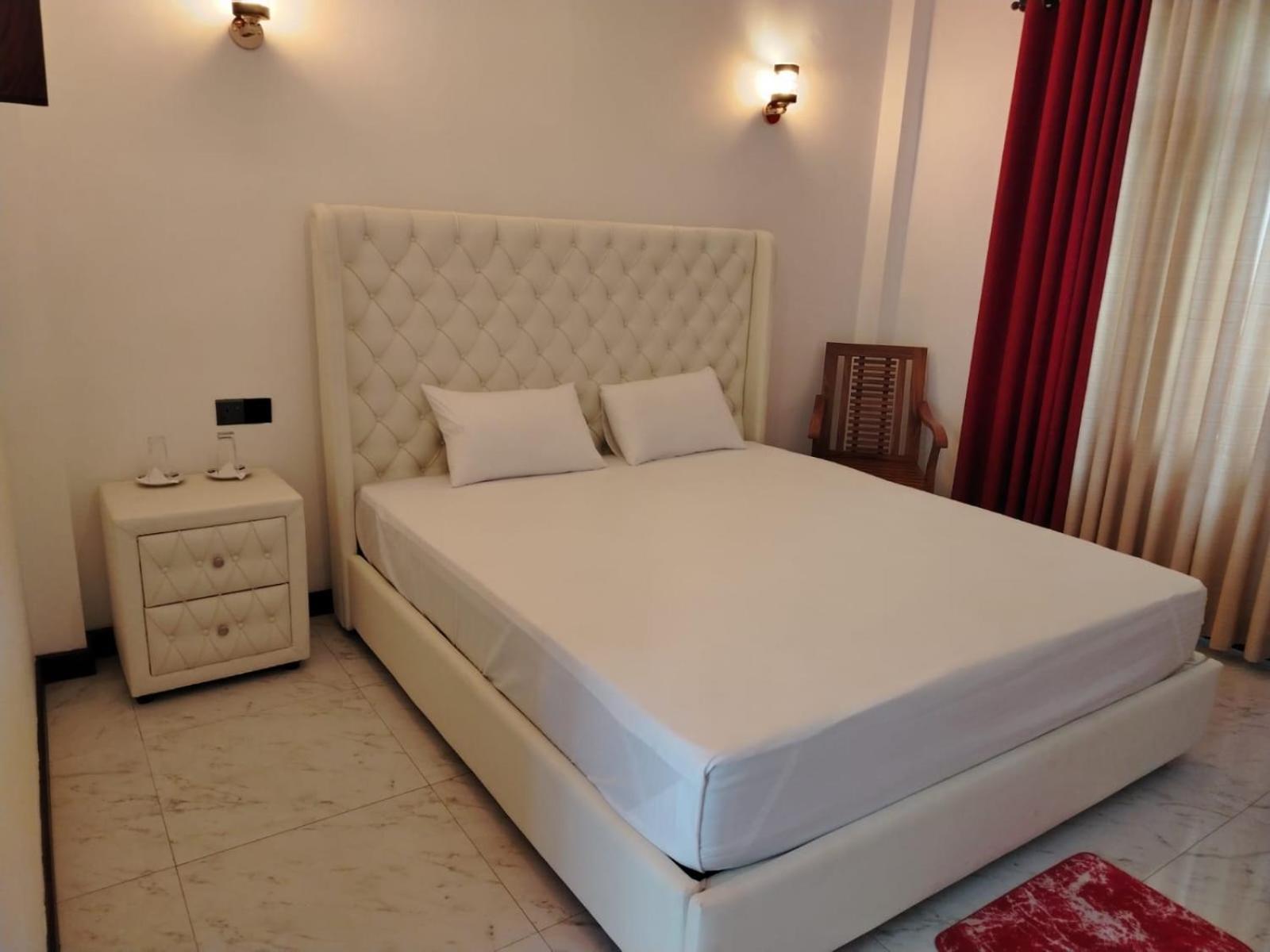 רטנאפורה Diora Hotel מראה חיצוני תמונה