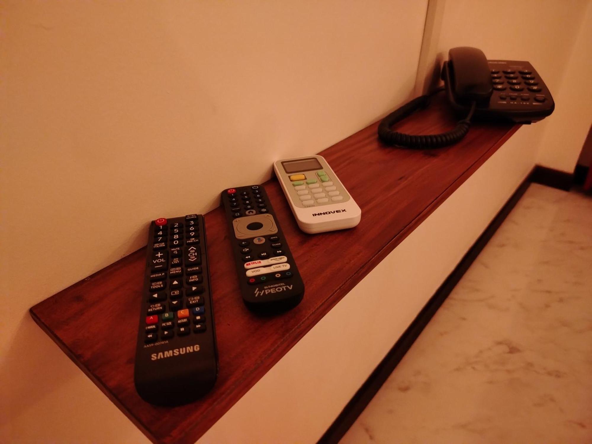 רטנאפורה Diora Hotel מראה חיצוני תמונה