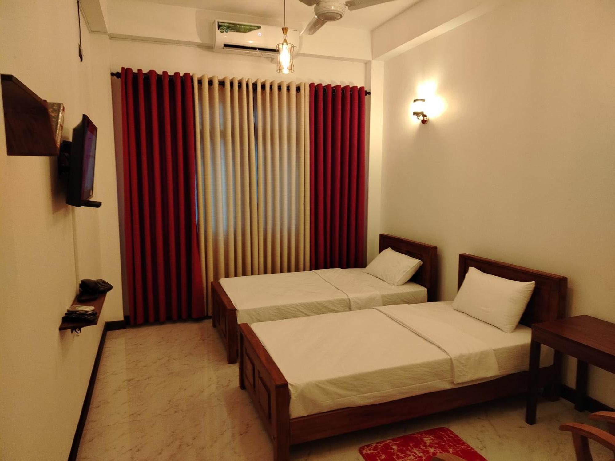רטנאפורה Diora Hotel מראה חיצוני תמונה