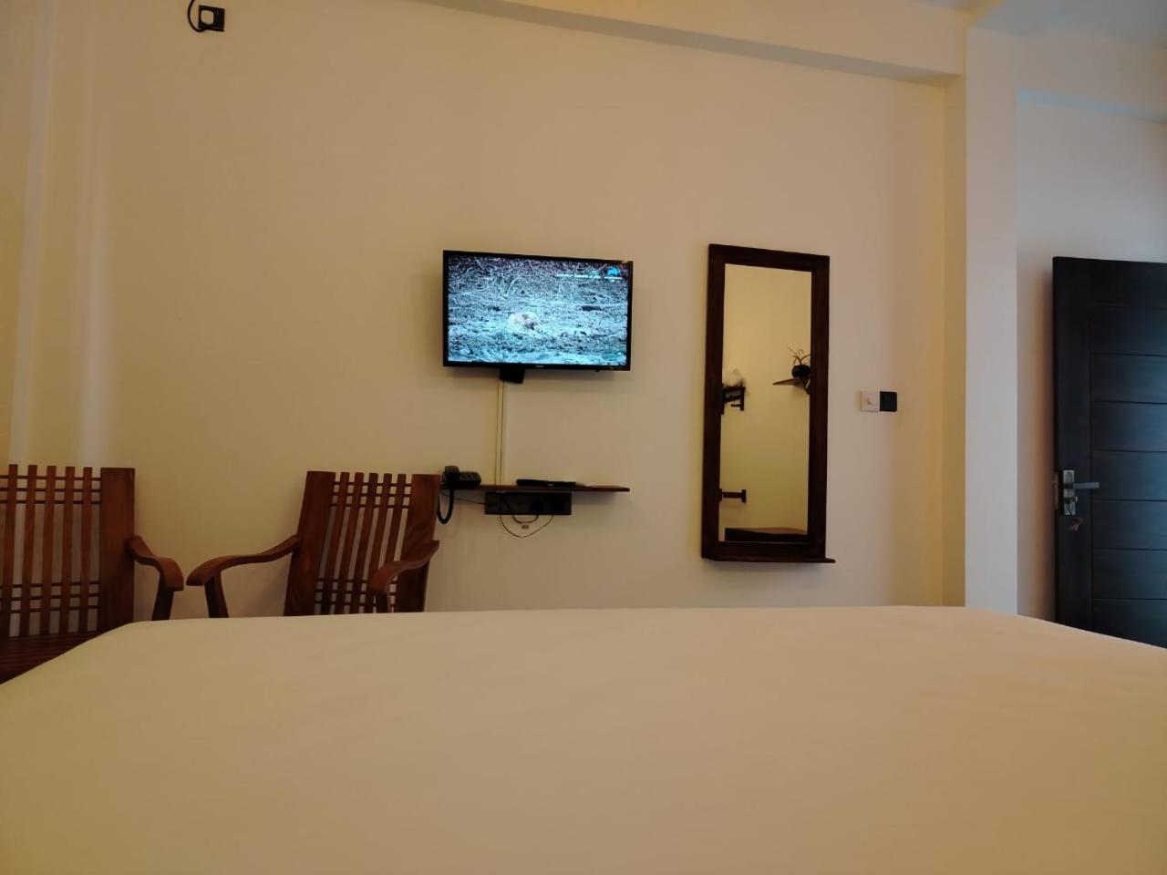רטנאפורה Diora Hotel מראה חיצוני תמונה