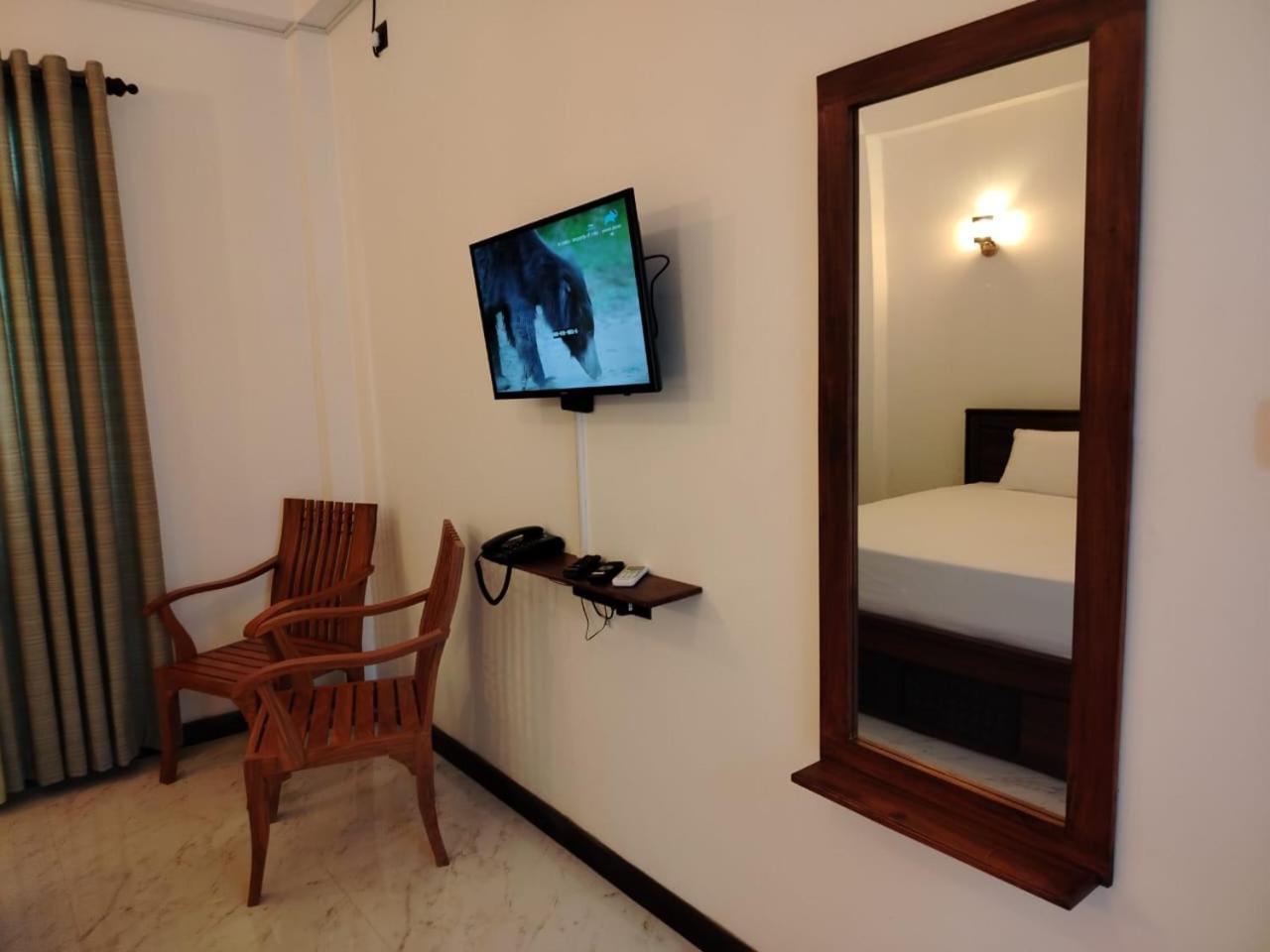 רטנאפורה Diora Hotel מראה חיצוני תמונה