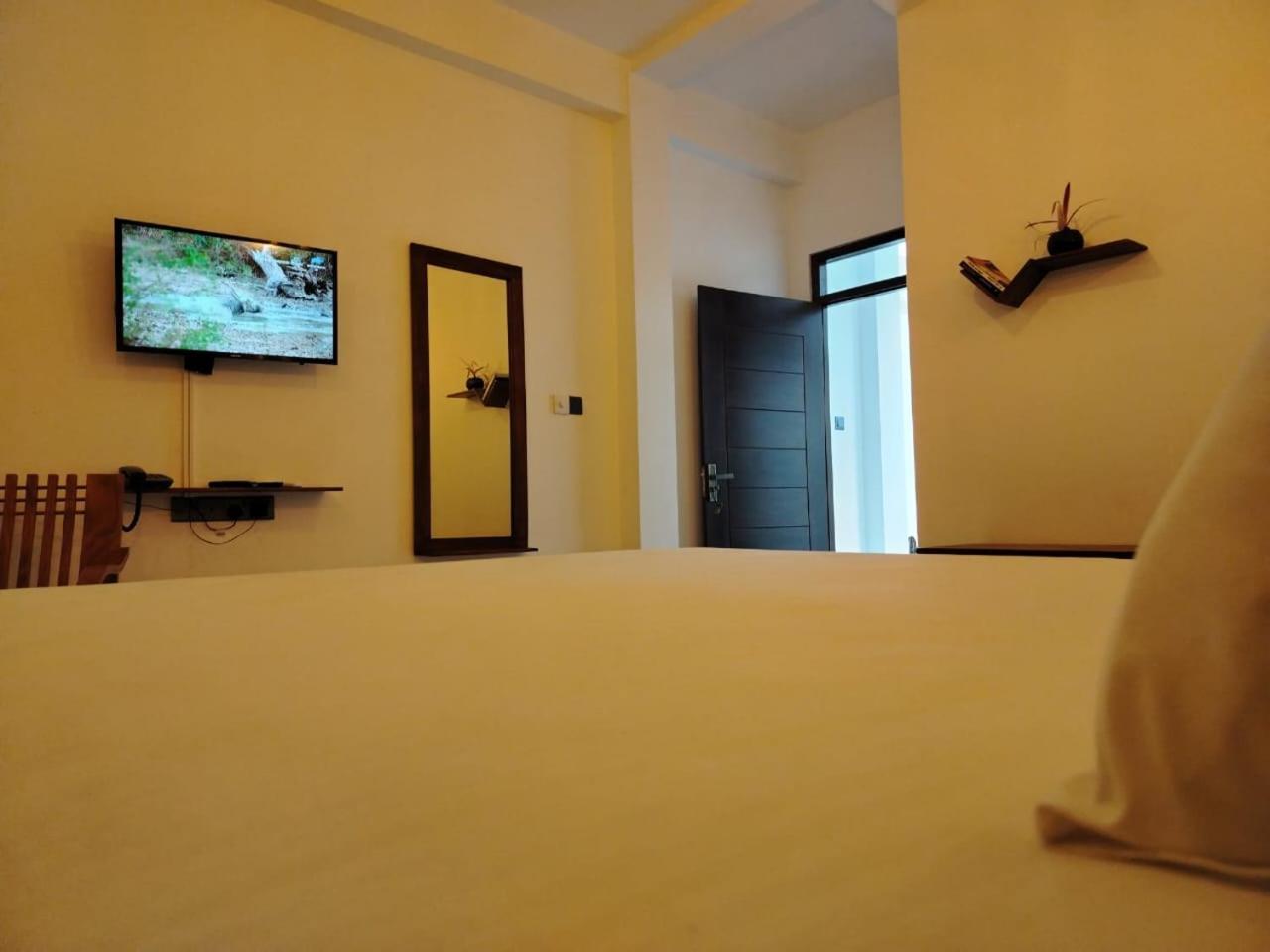 רטנאפורה Diora Hotel מראה חיצוני תמונה