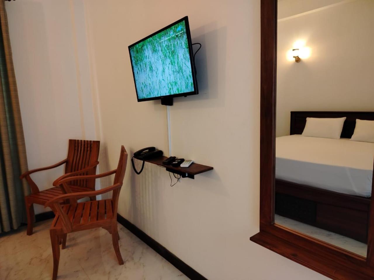 רטנאפורה Diora Hotel מראה חיצוני תמונה