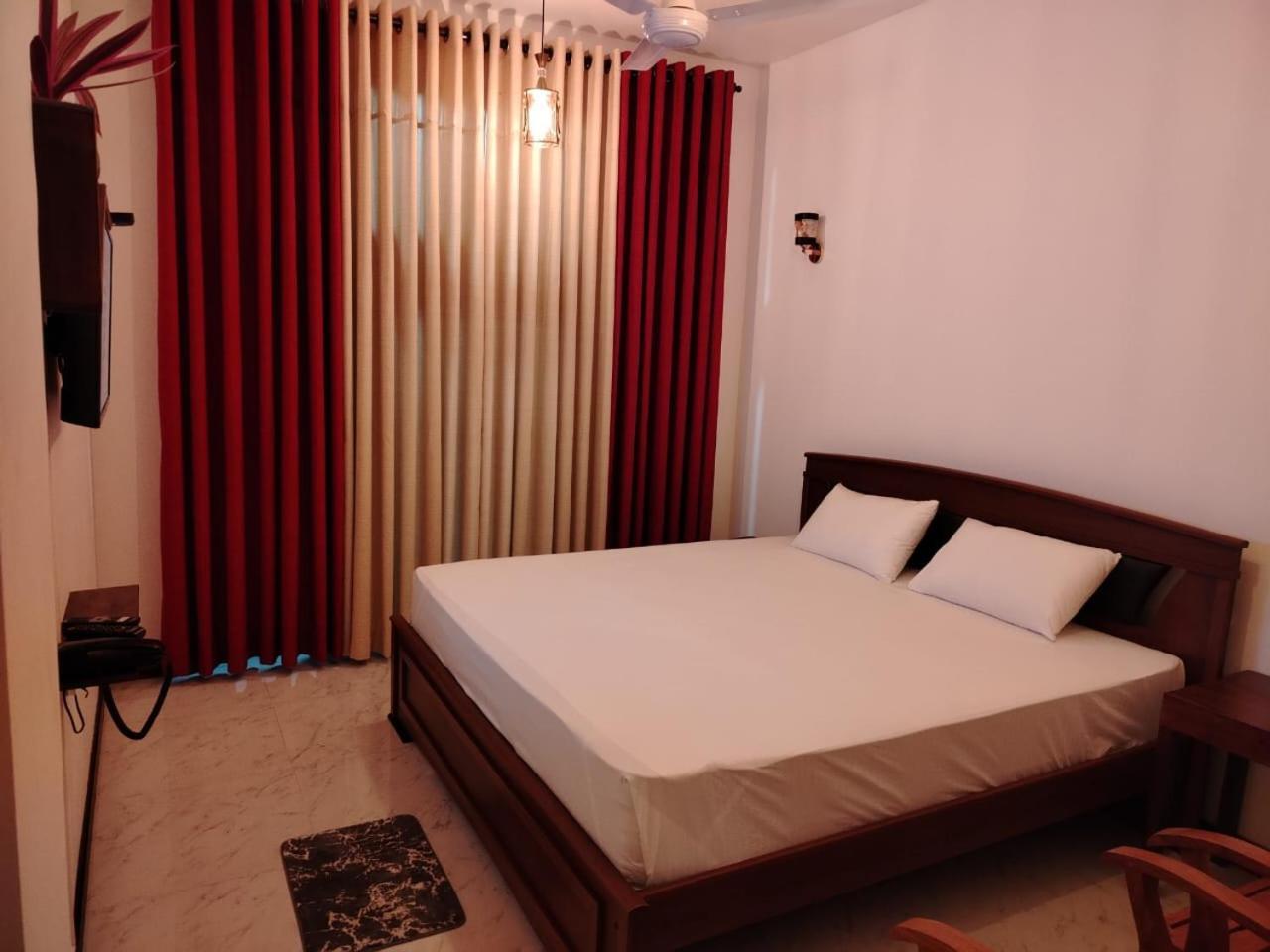 רטנאפורה Diora Hotel מראה חיצוני תמונה