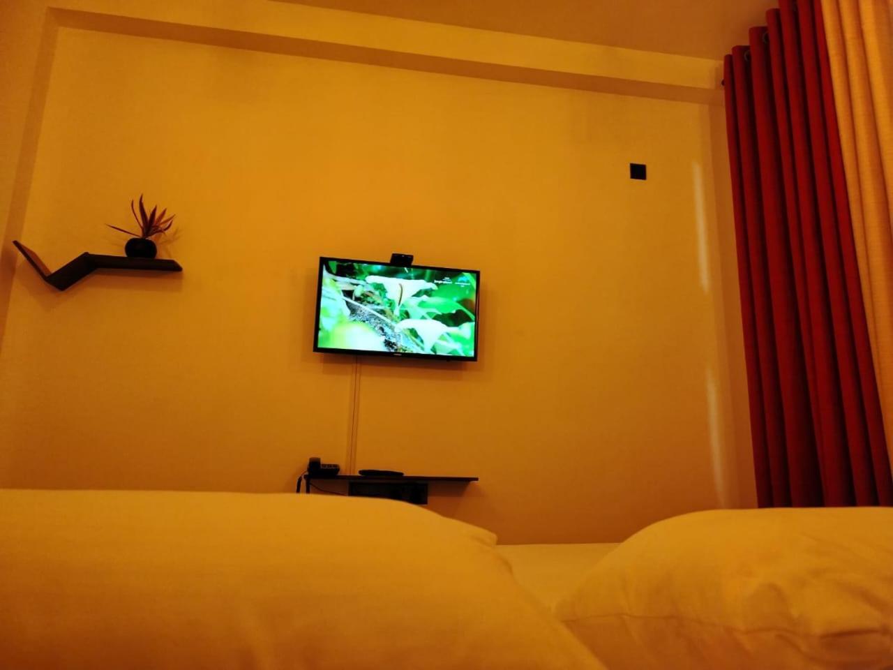 רטנאפורה Diora Hotel מראה חיצוני תמונה