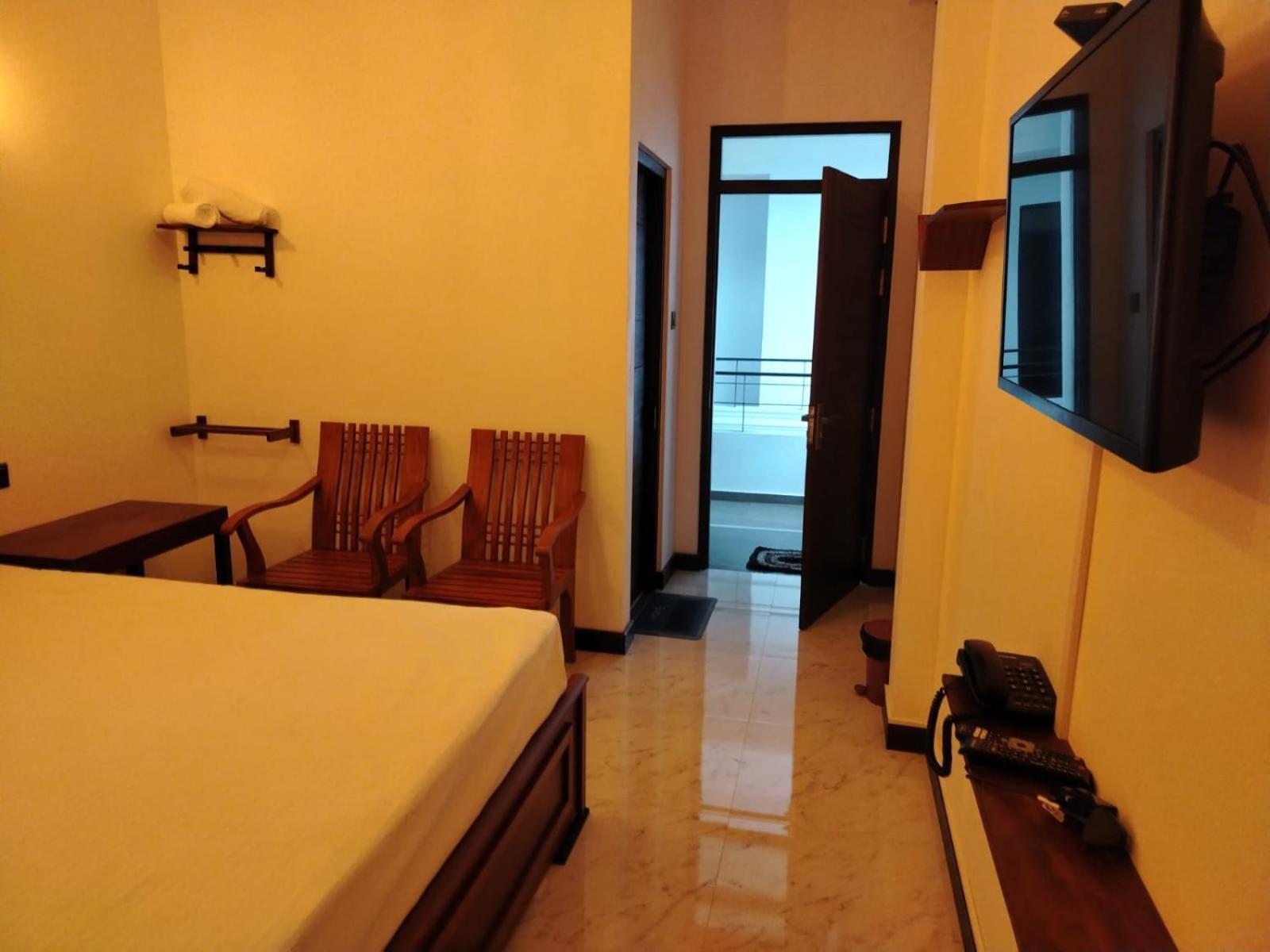 רטנאפורה Diora Hotel מראה חיצוני תמונה