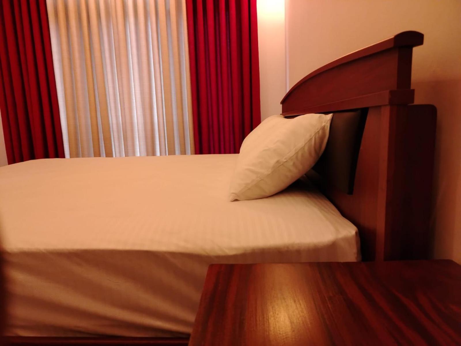 רטנאפורה Diora Hotel מראה חיצוני תמונה