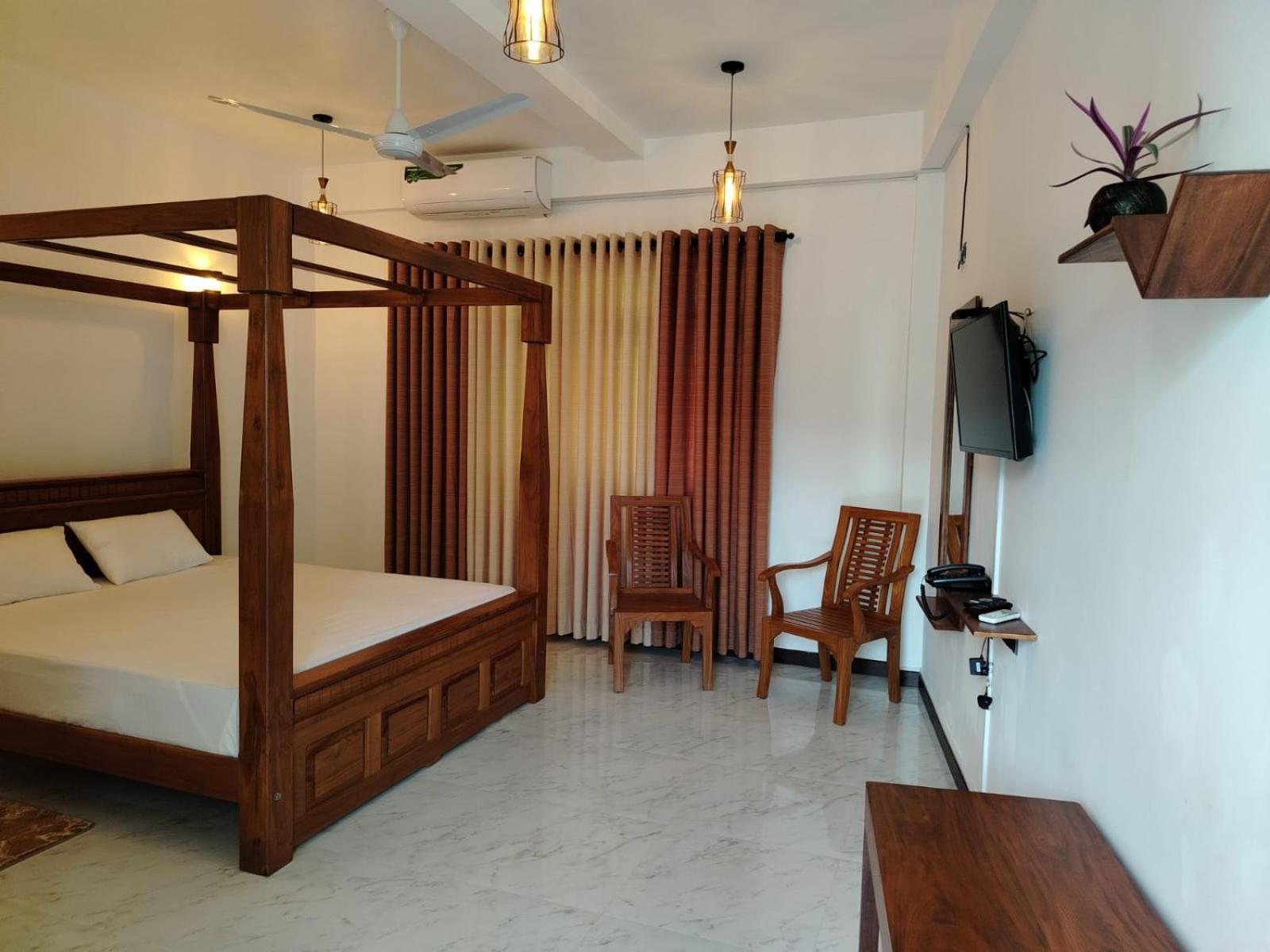 רטנאפורה Diora Hotel מראה חיצוני תמונה